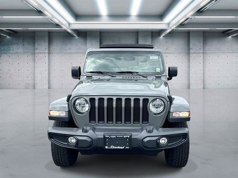 Used 2022 Jeep Wrangler Unlimited Sahara AWD/4WD image 2