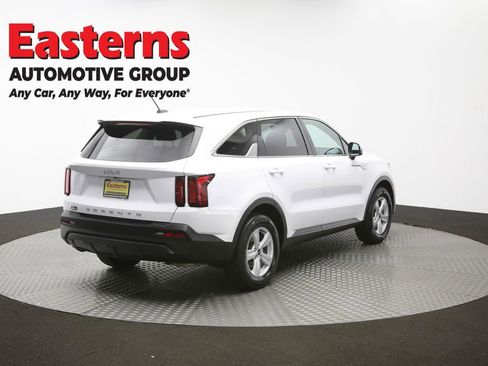 Used 2022 Kia Sorento LX FWD image 39