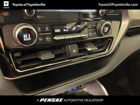 Certified 2022 Toyota Highlander L image 31