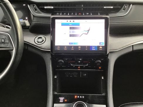 Used 2022 Jeep Grand Cherokee L Limited image 14