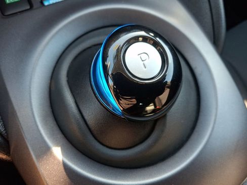 Certified 2023 Nissan Leaf S image 14