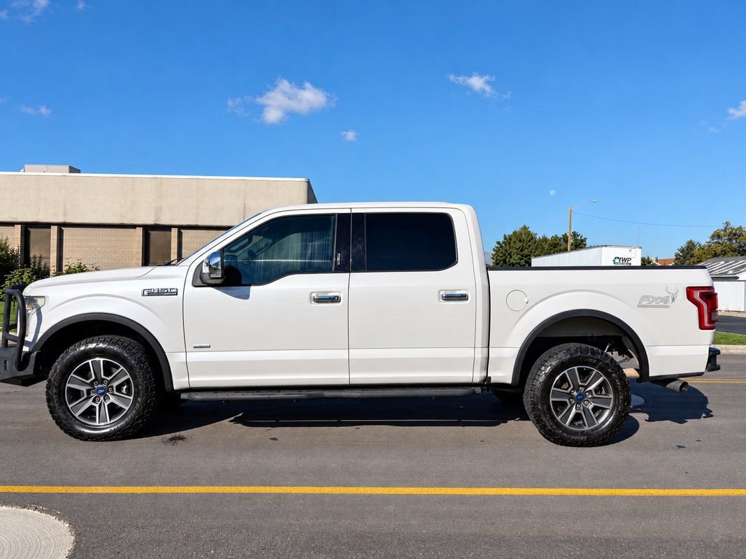 Used 2016 Ford F150 Lariat w/ Equipment Group 502A Luxury AWD/4WD image 3