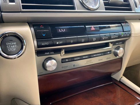 Used 2014 Lexus LS 460 w/ Ultra Luxury Package image 34