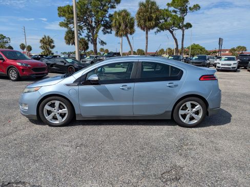 Used 2014 Chevrolet Volt FWD image 7