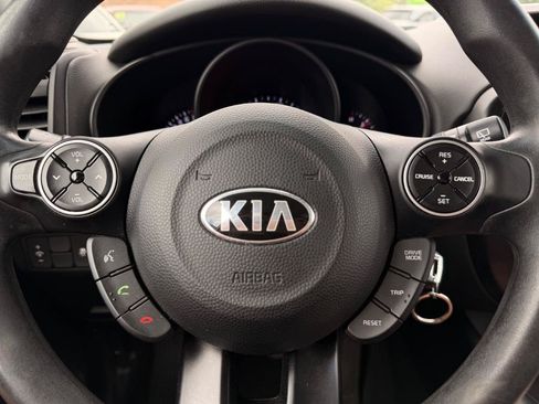 Used 2019 Kia Soul + FWD image 11