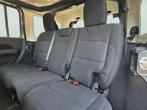 Used 2022 Jeep Wrangler Unlimited Sahara w/ LED Lighting Group AWD/4WD image 25