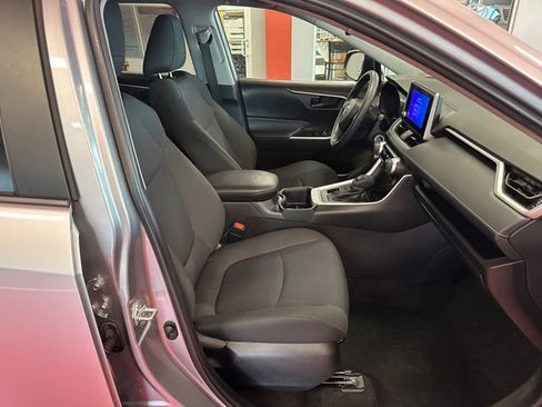 Certified 2023 Toyota RAV4 LE AWD/4WD image 17