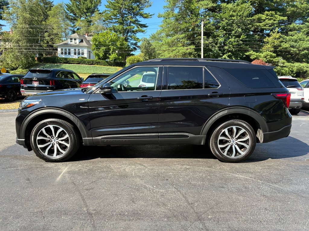 Used 2025 Ford Explorer ST-Line AWD/4WD image 11