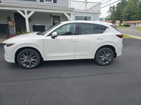 New 2025 MAZDA CX-5 Signature image 6