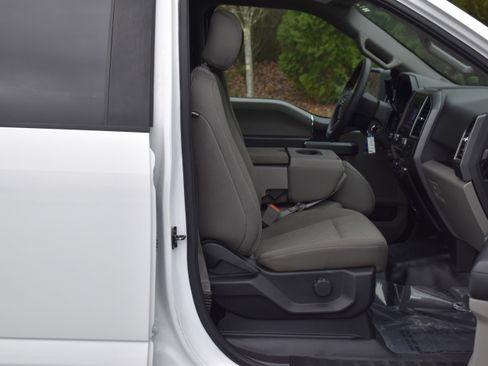 Used 2018 Ford F150 XLT w/ Trailer Tow Package image 25