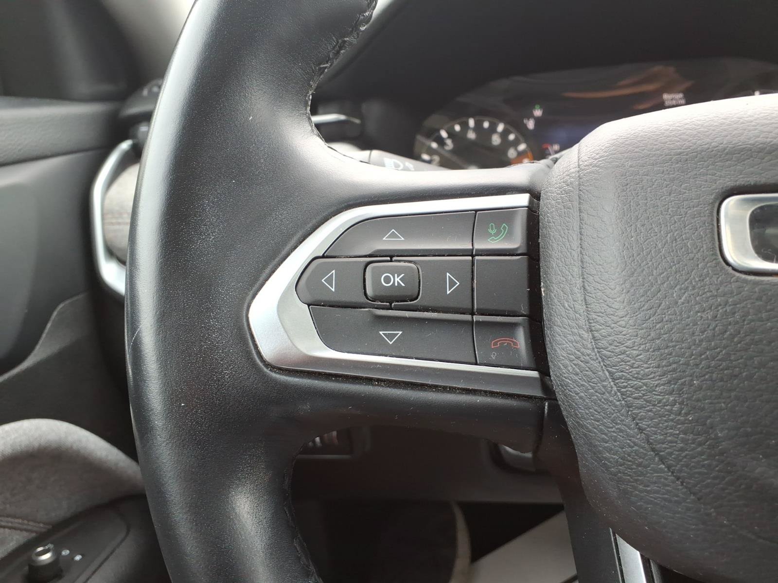 Used 2022 Jeep Compass Latitude w/ Sun and Sound Group AWD/4WD image 28