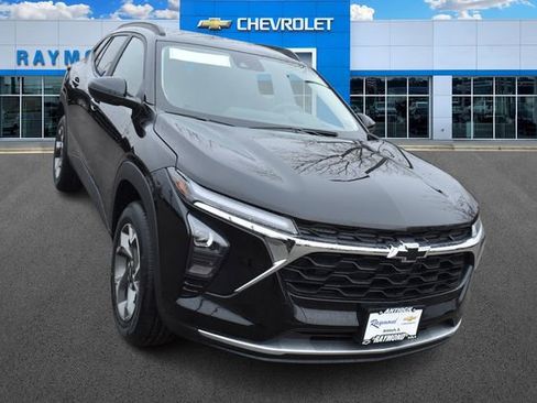New 2026 Chevrolet Trax LT w/ Driver Confidence Package image 10