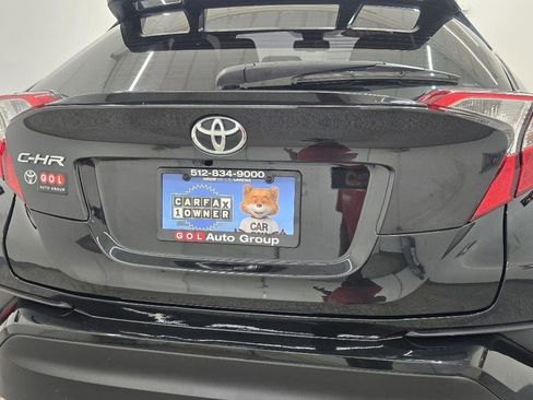 Used 2019 Toyota C-HR XLE FWD image 8