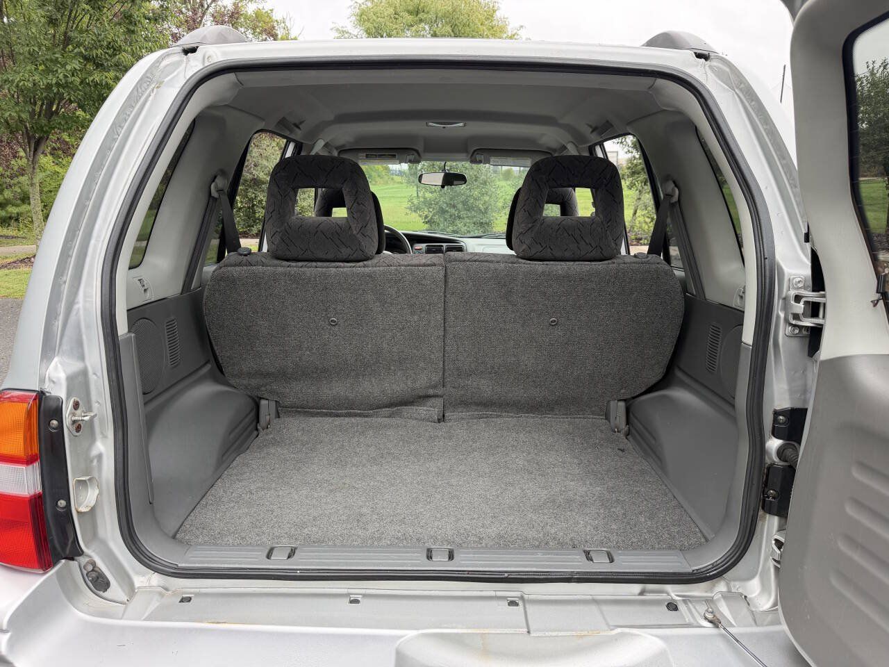 Used 2004 Chevrolet Tracker LT AWD/4WD image 34