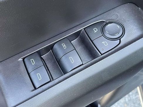 Used 2025 GMC Canyon Elevation w/ Technology Package image 18