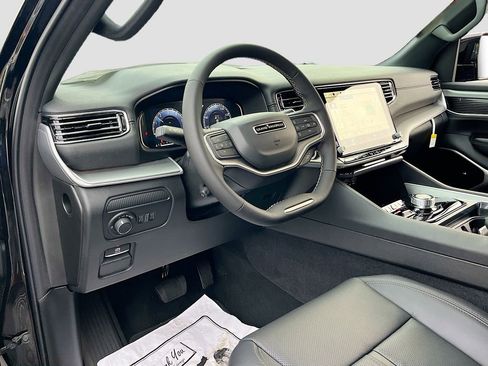 New 2026 Jeep Grand Wagoneer Limited w/ Premium Group II AWD/4WD image 9