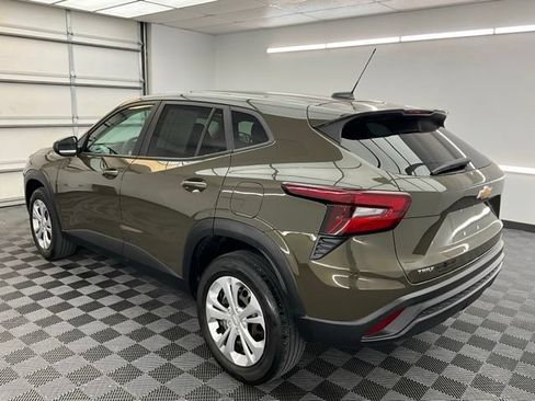 Used 2024 Chevrolet Trax LS FWD image 20
