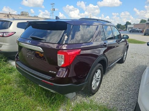 Used 2022 Ford Explorer XLT w/ Equipment Group 202A AWD/4WD image 8