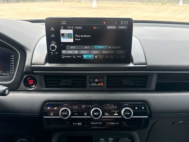 Used 2025 Honda Pilot Elite image 13