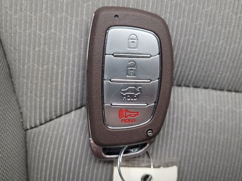 Used 2018 Hyundai Elantra Value Edition FWD image 32