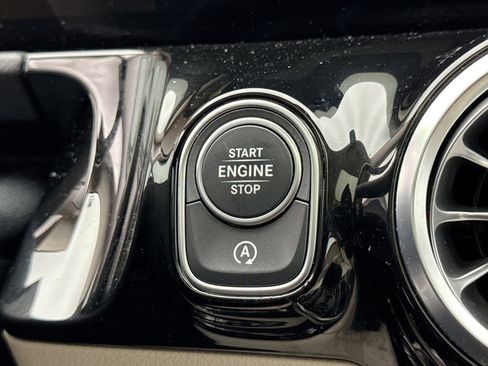 Used 2023 Mercedes-Benz GLA 250 4MATIC image 21