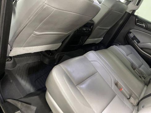 Used 2020 Chevrolet Suburban LT AWD/4WD image 12