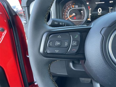 Used 2024 Jeep Gladiator Sport image 16