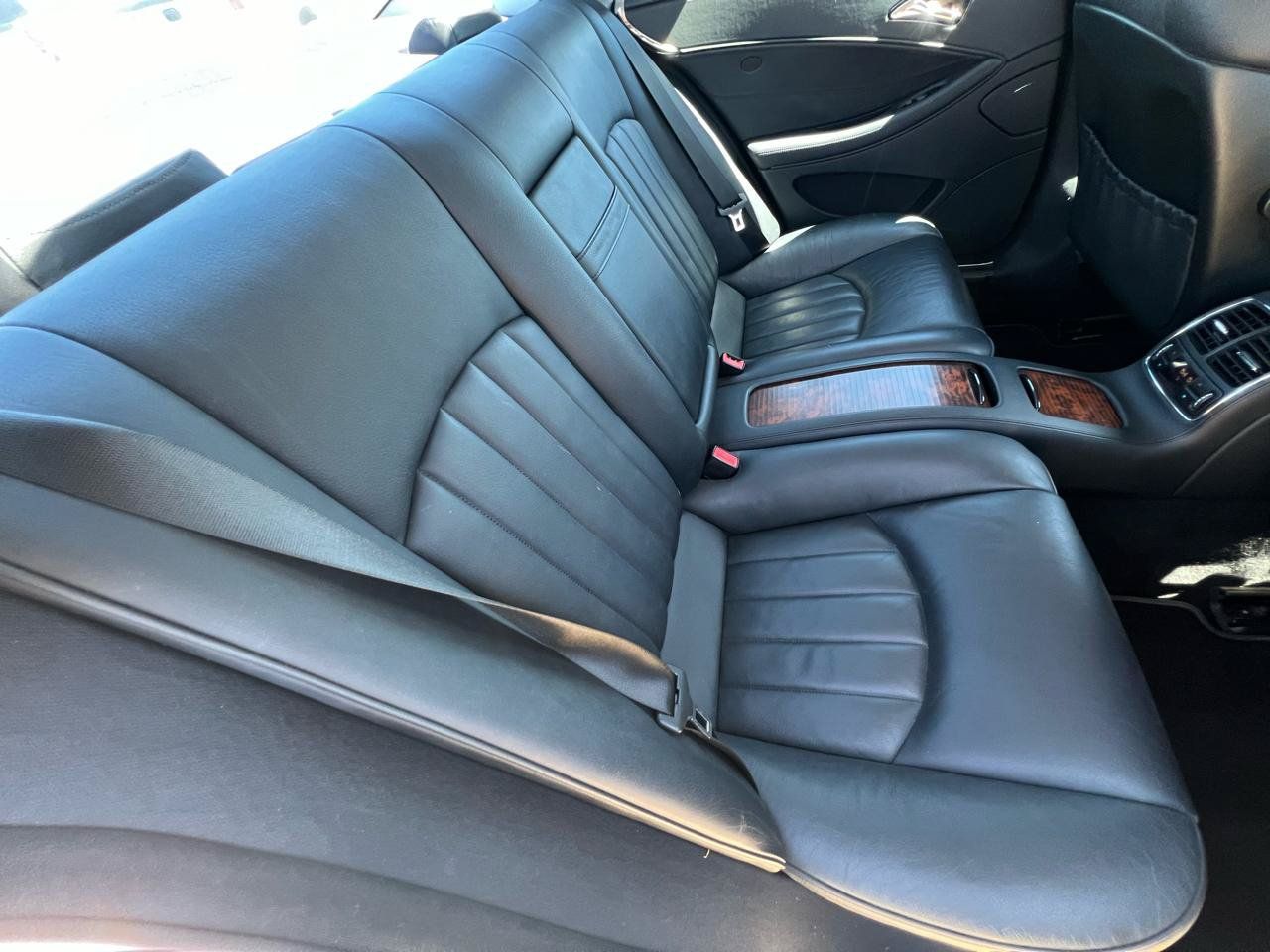 Used 2006 Mercedes-Benz CLS 500 image 42