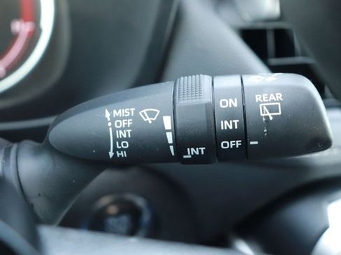 Used 2025 Toyota RAV4 XLE FWD image 25