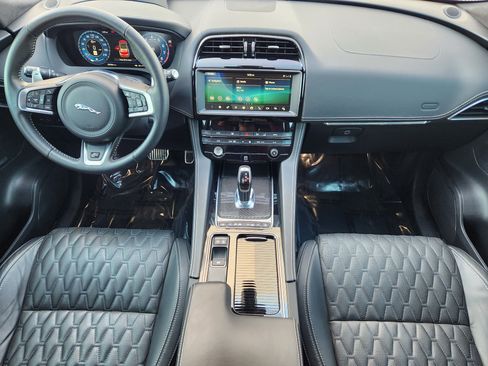 Used 2020 Jaguar F-PACE SVR image 27
