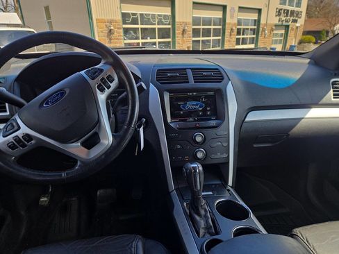 Used 2014 Ford Explorer XLT w/ Equipment Group 202A image 16