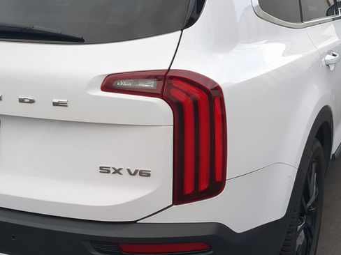 Used 2021 Kia Telluride SX w/ SX Prestige Package AWD/4WD image 11