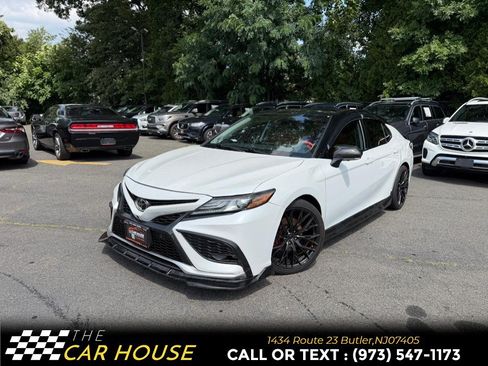 Used 2021 Toyota Camry XSE w/ Navigation Package FWD image 1