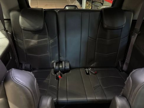 Used 2015 Cadillac Escalade Premium RWD image 18