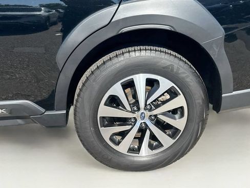 Used 2025 Subaru Outback Premium w/ Popular Package #1 AWD/4WD image 33