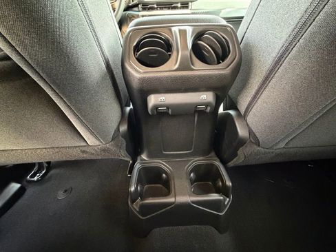 Used 2025 Jeep Gladiator Willys image 32