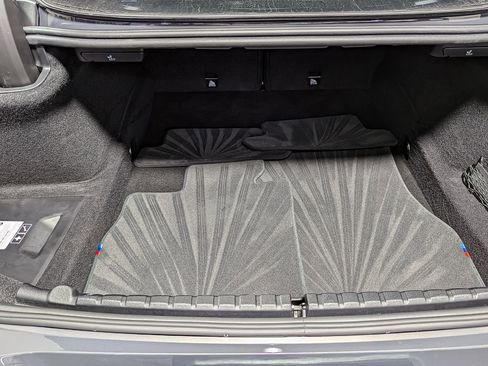 Used 2025 BMW M850i xDrive Coupe image 40