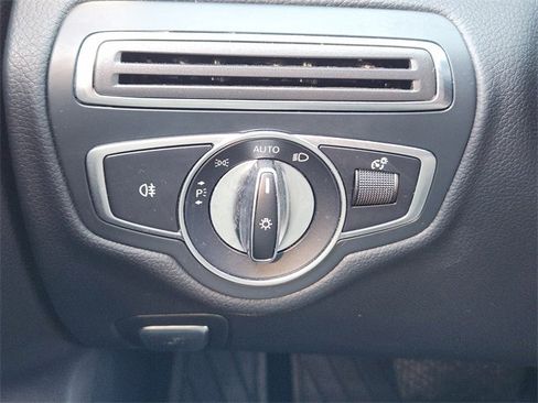 Used 2019 Mercedes-Benz C 300 4MATIC Sedan image 23