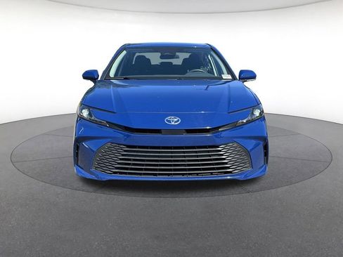 Used 2025 Toyota Camry LE FWD image 9