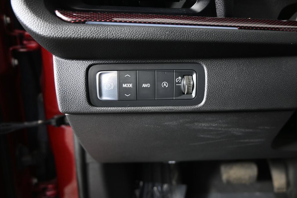 Used 2024 Chevrolet Traverse Z71 w/ Enhanced Driving Package AWD/4WD image 24