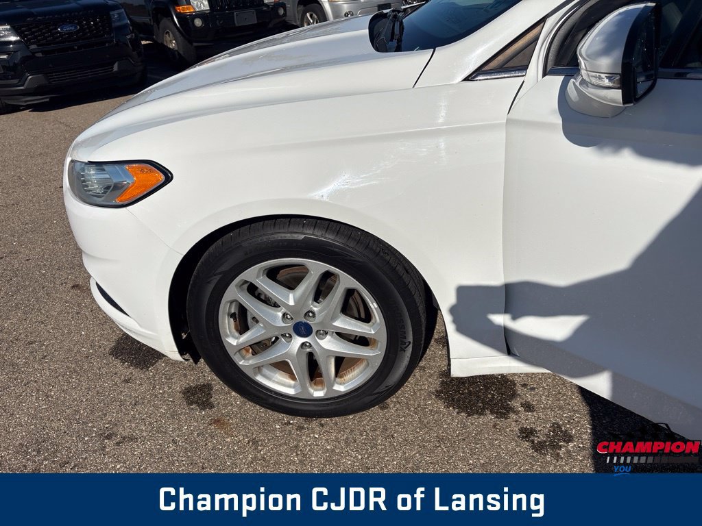 Used 2015 Ford Fusion SE FWD image 27