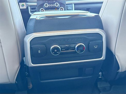 Used 2024 Ford Expedition XLT image 26