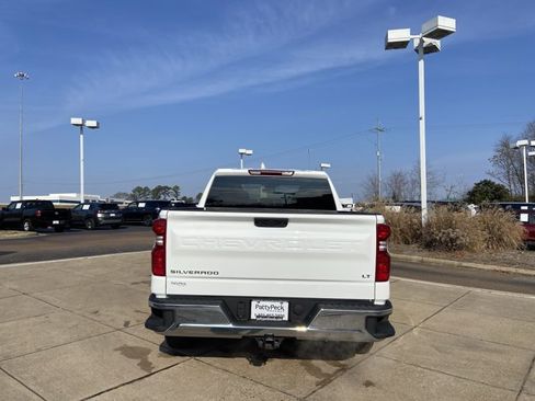 Used 2025 Chevrolet Silverado 1500 LT image 9