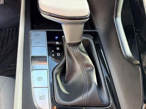 Used 2023 Hyundai Elantra Limited w/ Cargo Package image 31