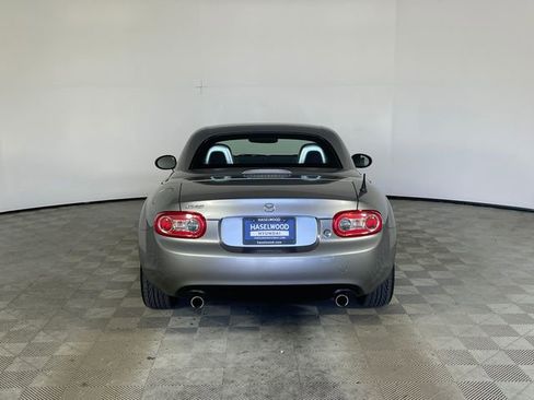 Used 2010 MAZDA MX-5 Miata Touring RWD image 20