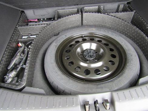 Certified 2017 Ford Escape Titanium w/ Equipment Group 301A image 16