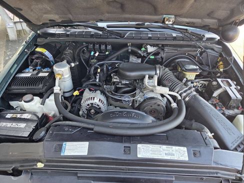 Used 1997 Chevrolet S10 Pickup LS w/ Wide Stance Suspension Pkg image 20