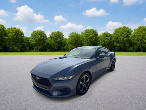 Used 2024 Ford Mustang Coupe RWD image 3