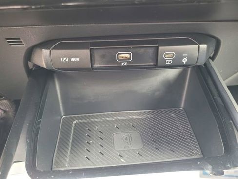 Used 2023 Kia Niro SX image 25