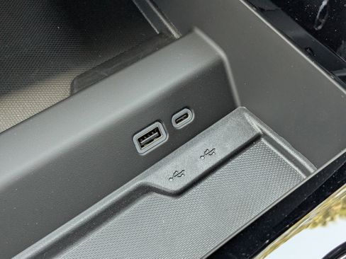 New 2025 Chevrolet Suburban Premier w/ Sun And Tow Package image 35